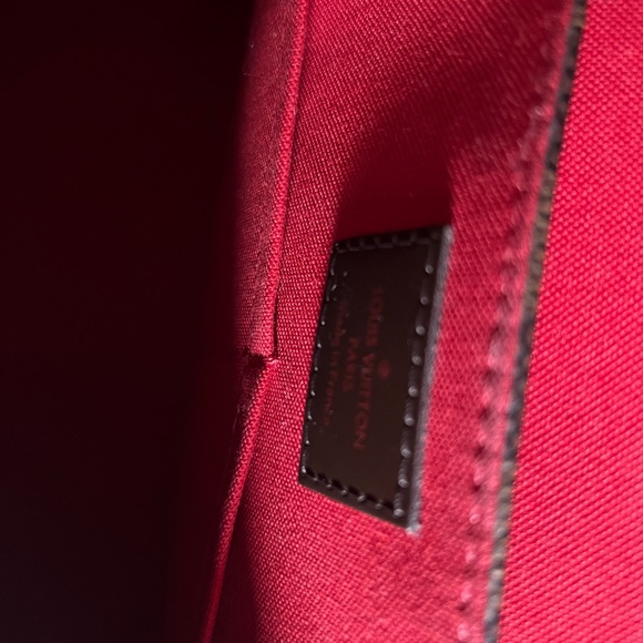 Gorgeous crossbody LV. Authentic - Picture 6 of 7